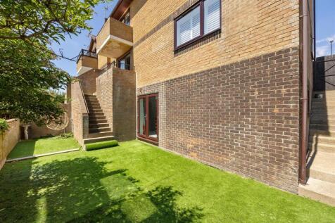 Brighton Road, Pebble View, 2-017.jpg