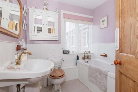 Seacroft Cottage_2.jpg
