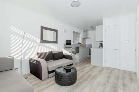 Floral Dene Court_3.jpg