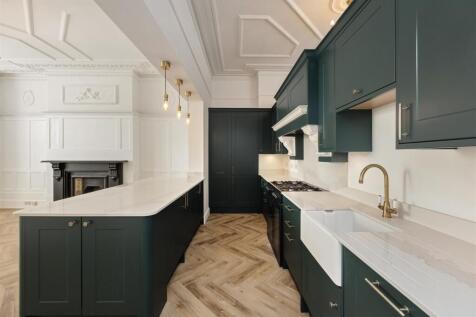 Marine Parade, 105-014.jpg