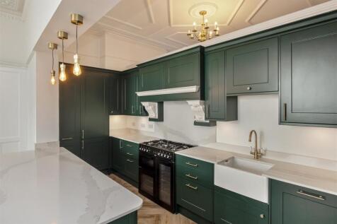 Marine Parade, 105-020.jpg