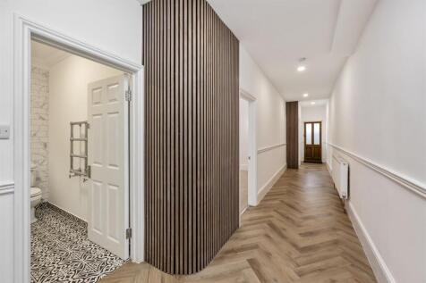 Marine Parade, 105-008.jpg