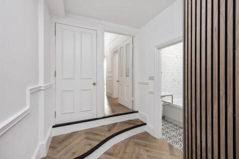 Marine Parade, 105-007.jpg