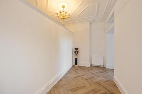 Marine Parade, 105-009.jpg