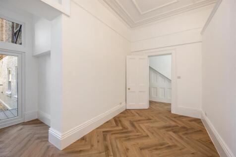 Marine Parade, 105-011.jpg