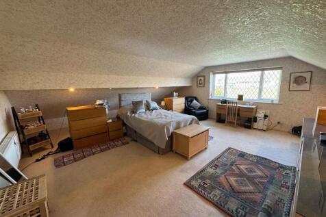 bedroom 1 2.jpg