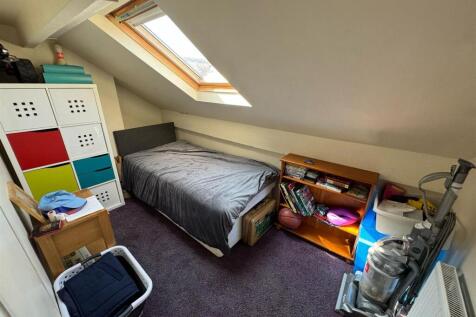 bedroom 3 1.jpg