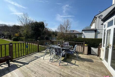 decking 3.jpg