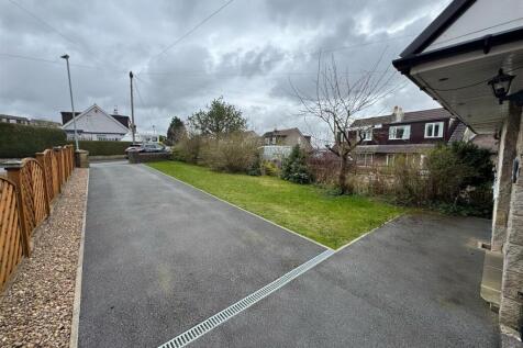 Driveway 1.jpg