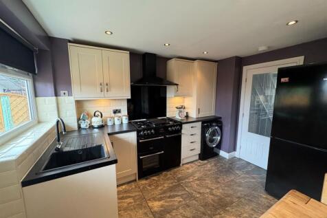 Kitchen/ Dining Room