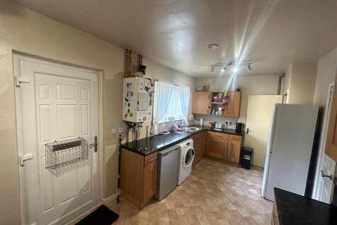 KITCHEN 1.jpg