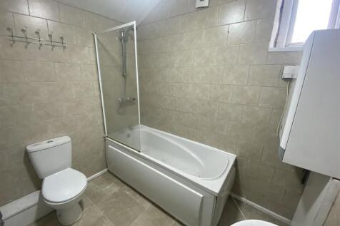bathroom .jpg