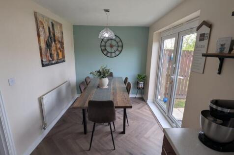 dining room .jpg