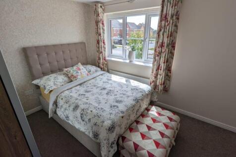 bedroom 1 3.jpg