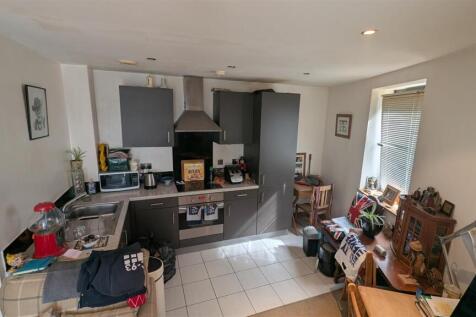 Open Plan Living Room/Kitchen