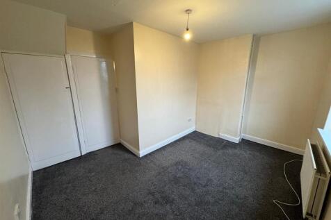 bedroom 2.jpeg