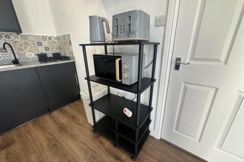 Kitchen photo 3.jpg