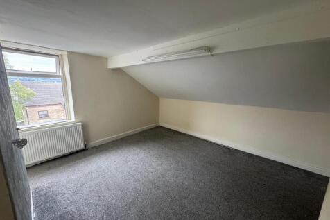 bedroom 2 1.jpg