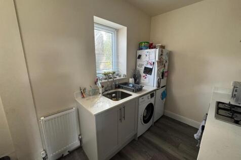 kitchen 2.jpg