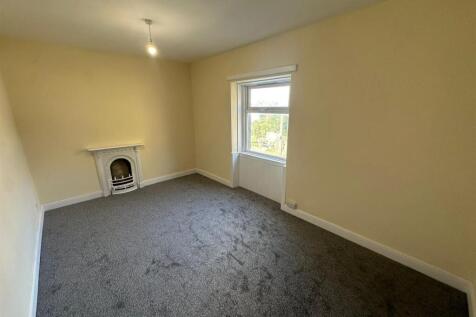 Bedroom 1.jpg