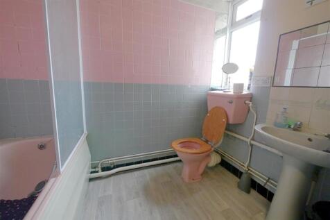 Bathroom.jpg