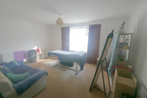 Studio Room