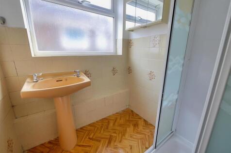 Shower Room.jpg