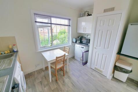 Kitchen 034.jpg