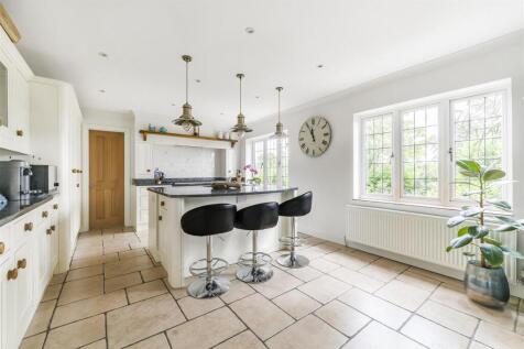 Kitchen breakfast room 2nd angle.jpg