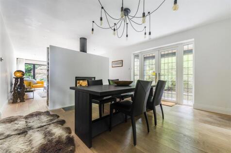 Dining area.jpg