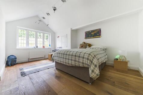 Bedroom 5.jpg