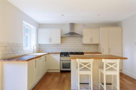 Kitchen 3.JPG