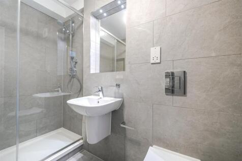 En-suite shower room.jpg