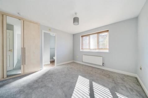 Bedroom 1.jpg