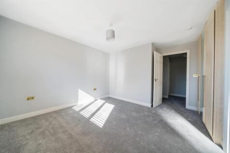 Bedroom 1 2nd aspect.jpg