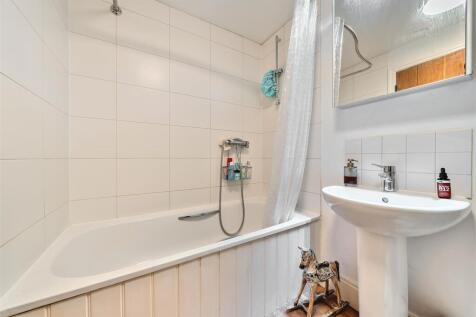 Bathroom.jpg