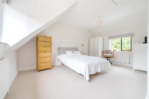 main bedroom.jpg