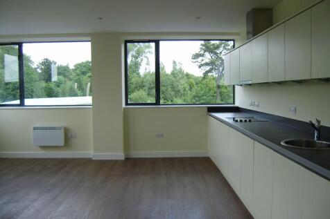 8 Haslemere House sitting room2.jpg