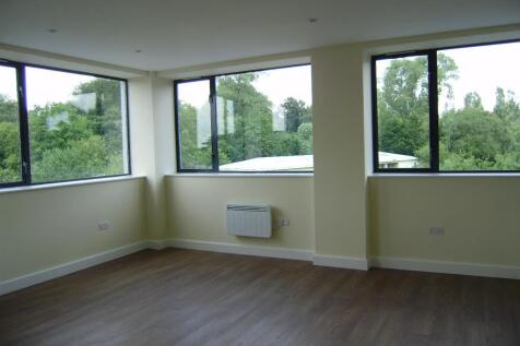 8 Haslemere House sitting room.jpg