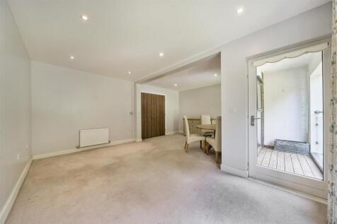 Living area.jpg