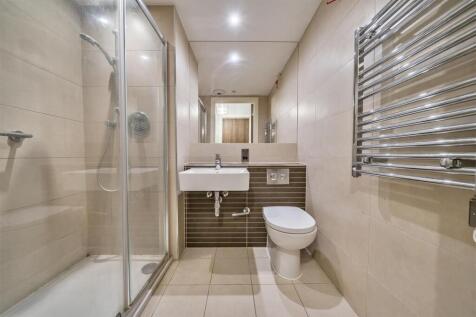 En-suite shower room.jpg