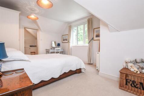 Guest bedroom and en-suite.jpg