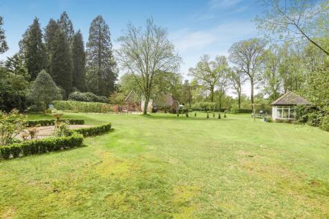 Garden and summer house.jpg