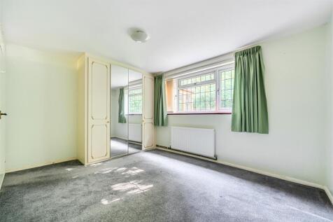 Bedroom 1.jpg