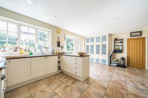 Kitchen .jpg