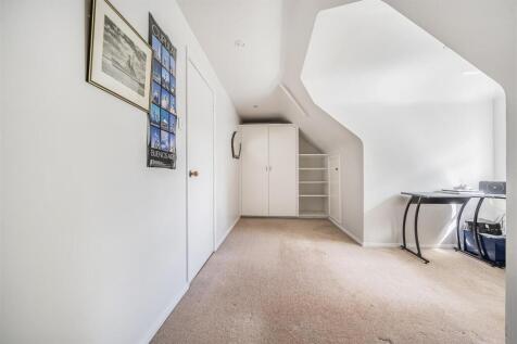 Bedroom 5.jpg