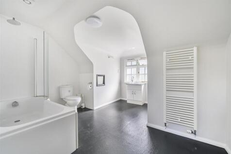 Family bathroom.jpg