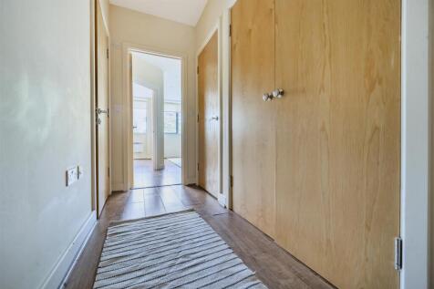 Entrance hall.jpg