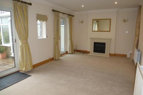 19 Chestnut Avenue sitting room 1.JPG
