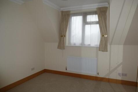 19 Chestnut Avenue bedroom 3.JPG
